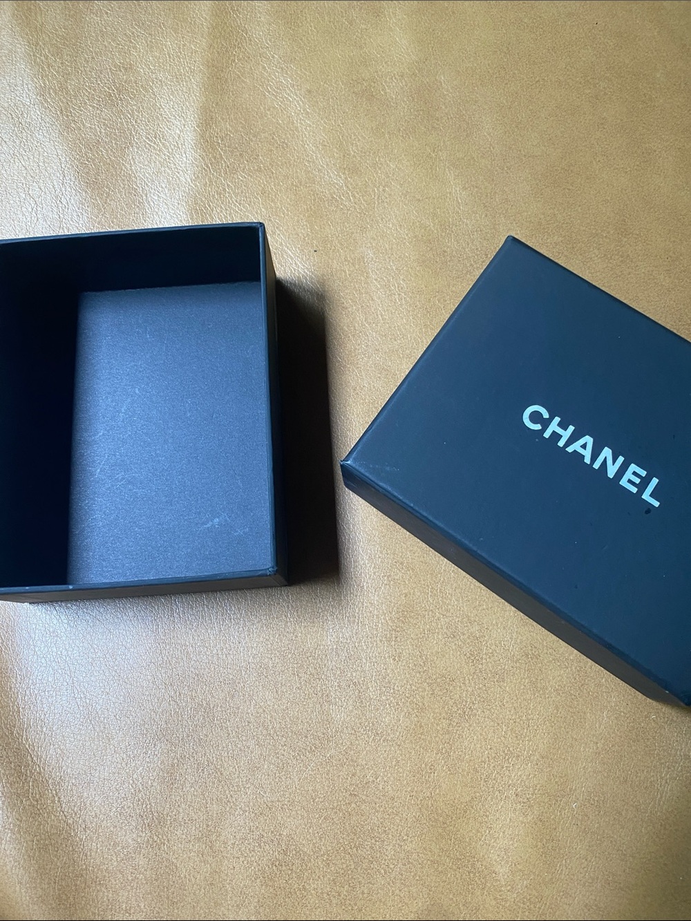 Chanel box and jewelry case used - Picture 4 of 6